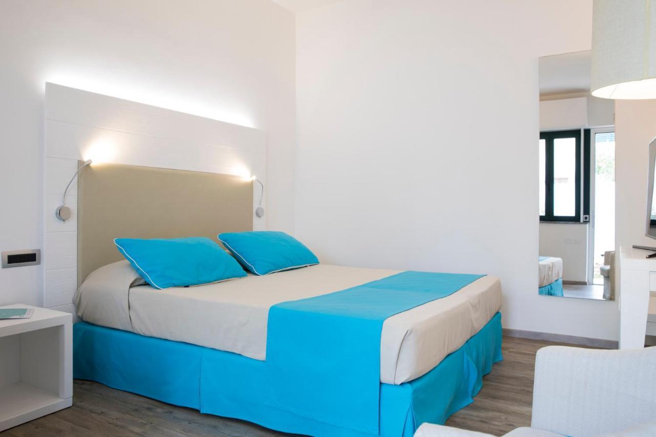 Lu' Hotel Maladroxia SantʼAntìoco Esterno foto