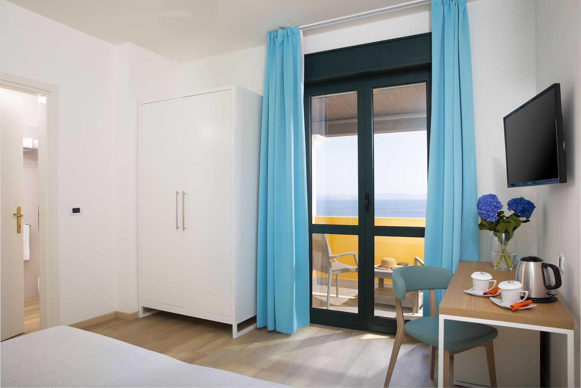 Lu' Hotel Maladroxia SantʼAntìoco Esterno foto