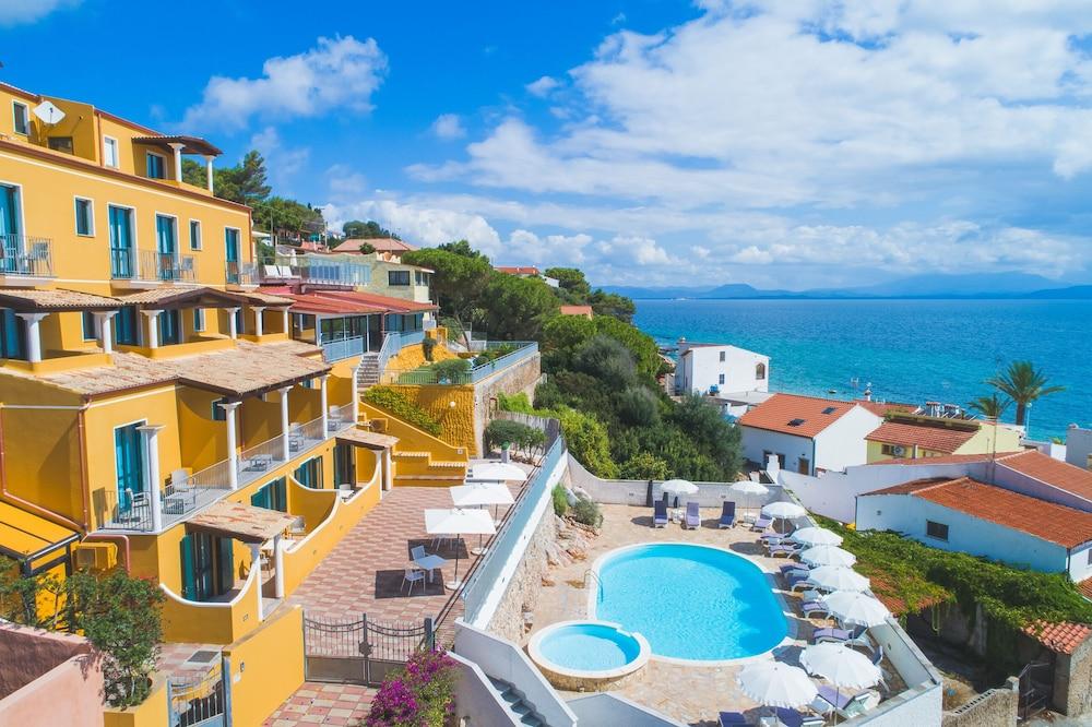 Lu' Hotel Maladroxia SantʼAntìoco Esterno foto