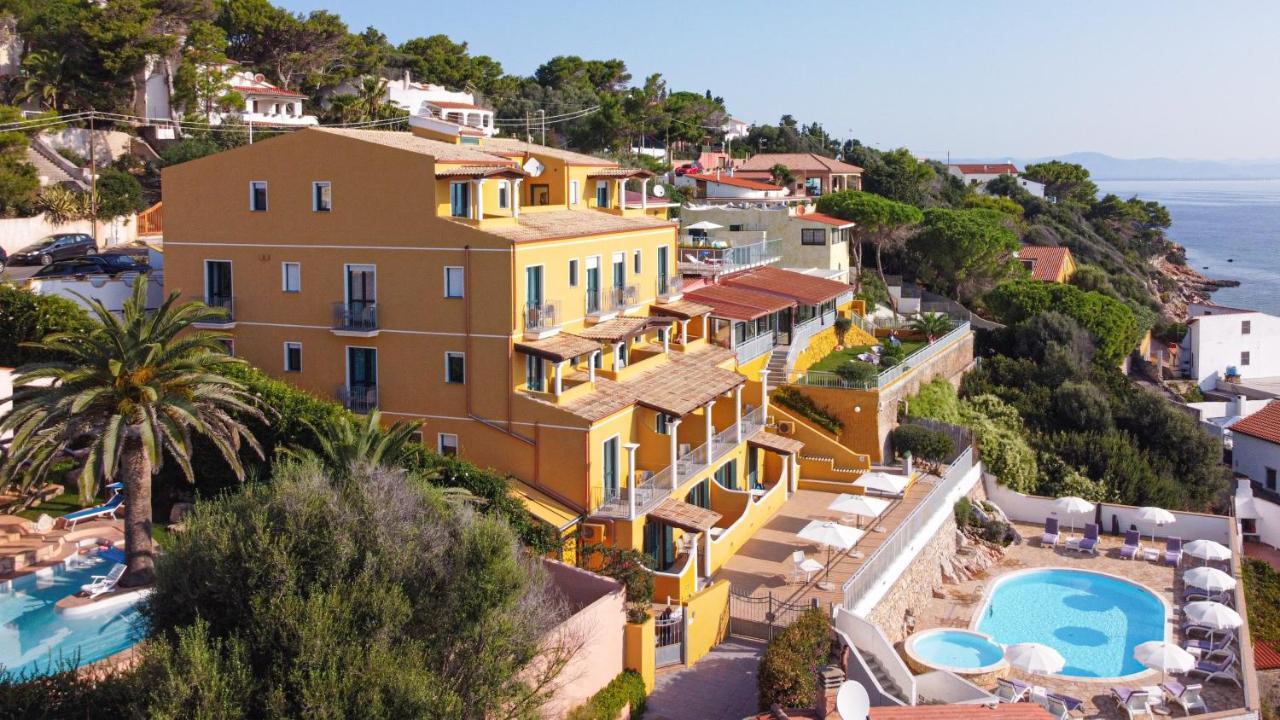 Lu' Hotel Maladroxia SantʼAntìoco Esterno foto