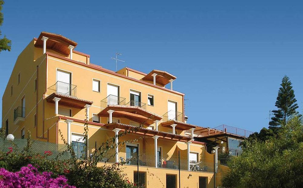 Lu' Hotel Maladroxia SantʼAntìoco Esterno foto